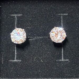 Gorgeous 2CT 4CT Moissanite StudEarrings 925 Sterling Silver GRA certified